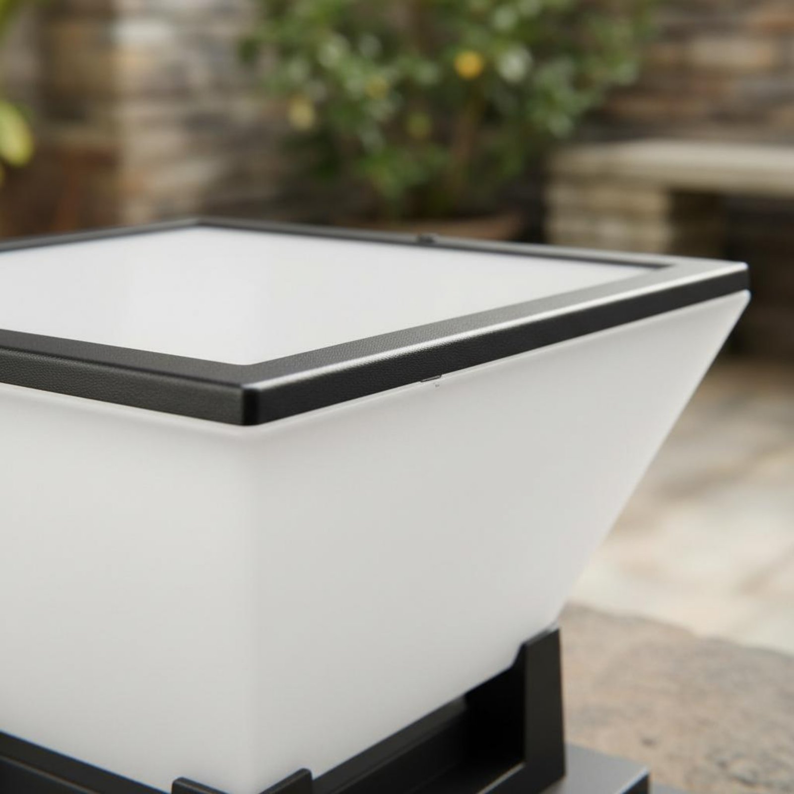 Lámpara Solar para Poste, Resi - Outdoor Lighting Modern reseña y precio